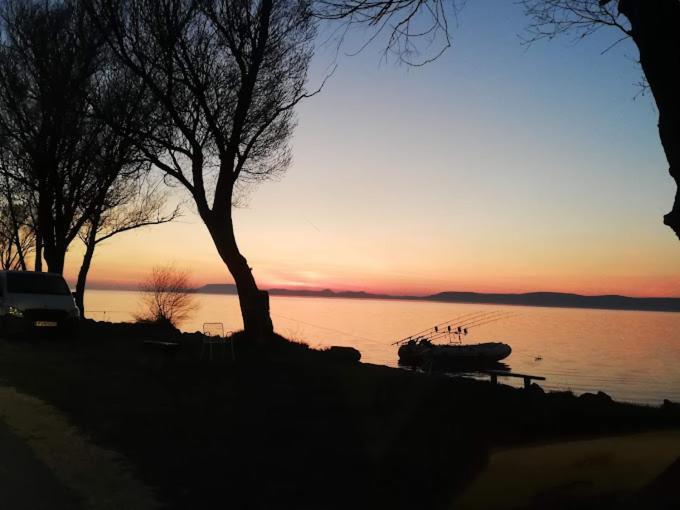 Boathouse Balatonlelle With Sauna エクステリア 写真