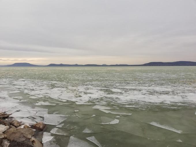 Boathouse Balatonlelle With Sauna エクステリア 写真